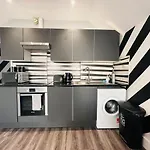 Flash Sale King Size Bed Super Central One Bed Apartment Next To Brighton Seafront 2